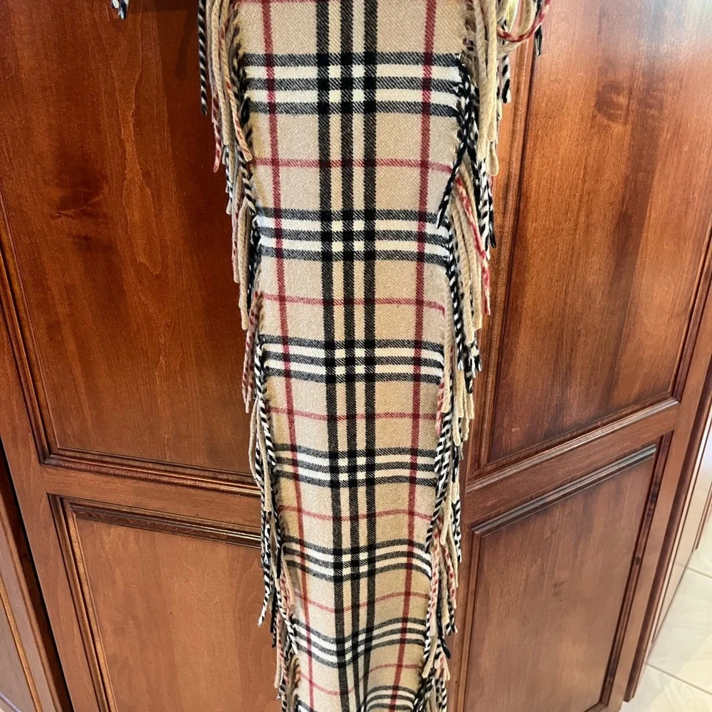 Burberry 100% Cashmere Fringed Scarf